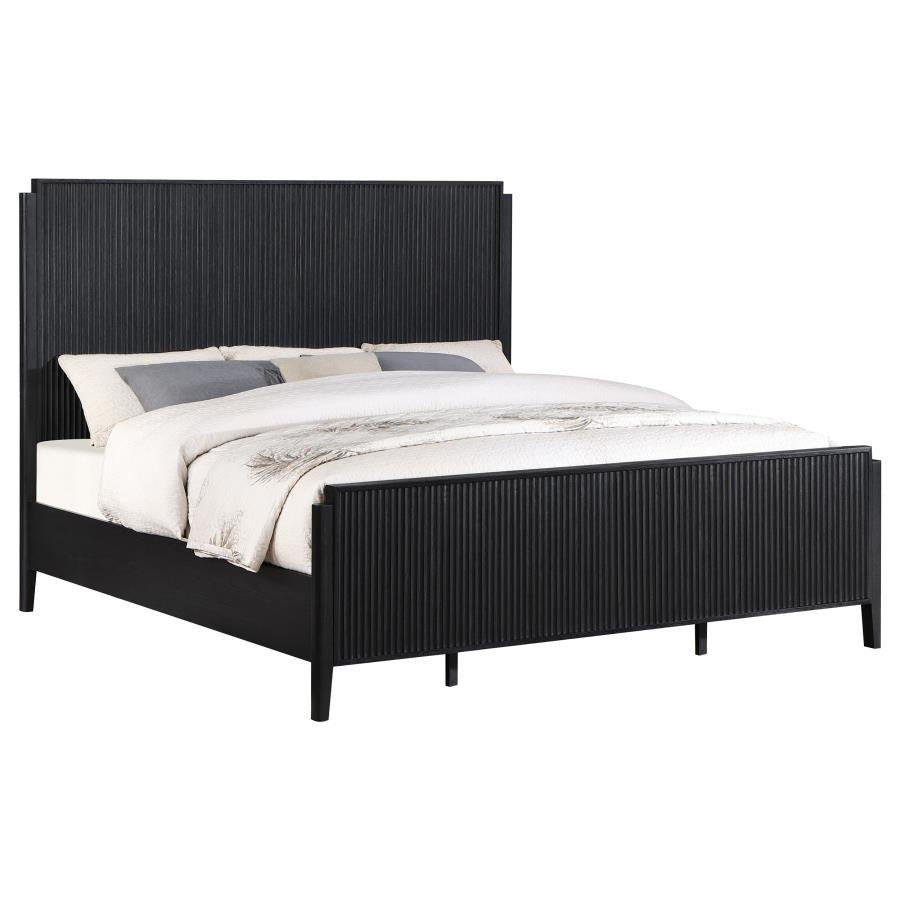 Brooke King Bed / Black