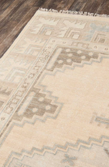Beige Aztec Rug 5'-6" x 8'-6"