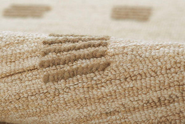 Lark Rug - Beige 8"x10"